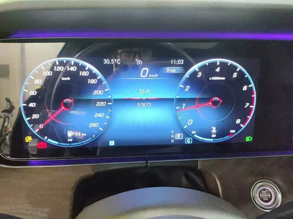 Mercedes-Benz E-Class 2021 — Photo 3/6