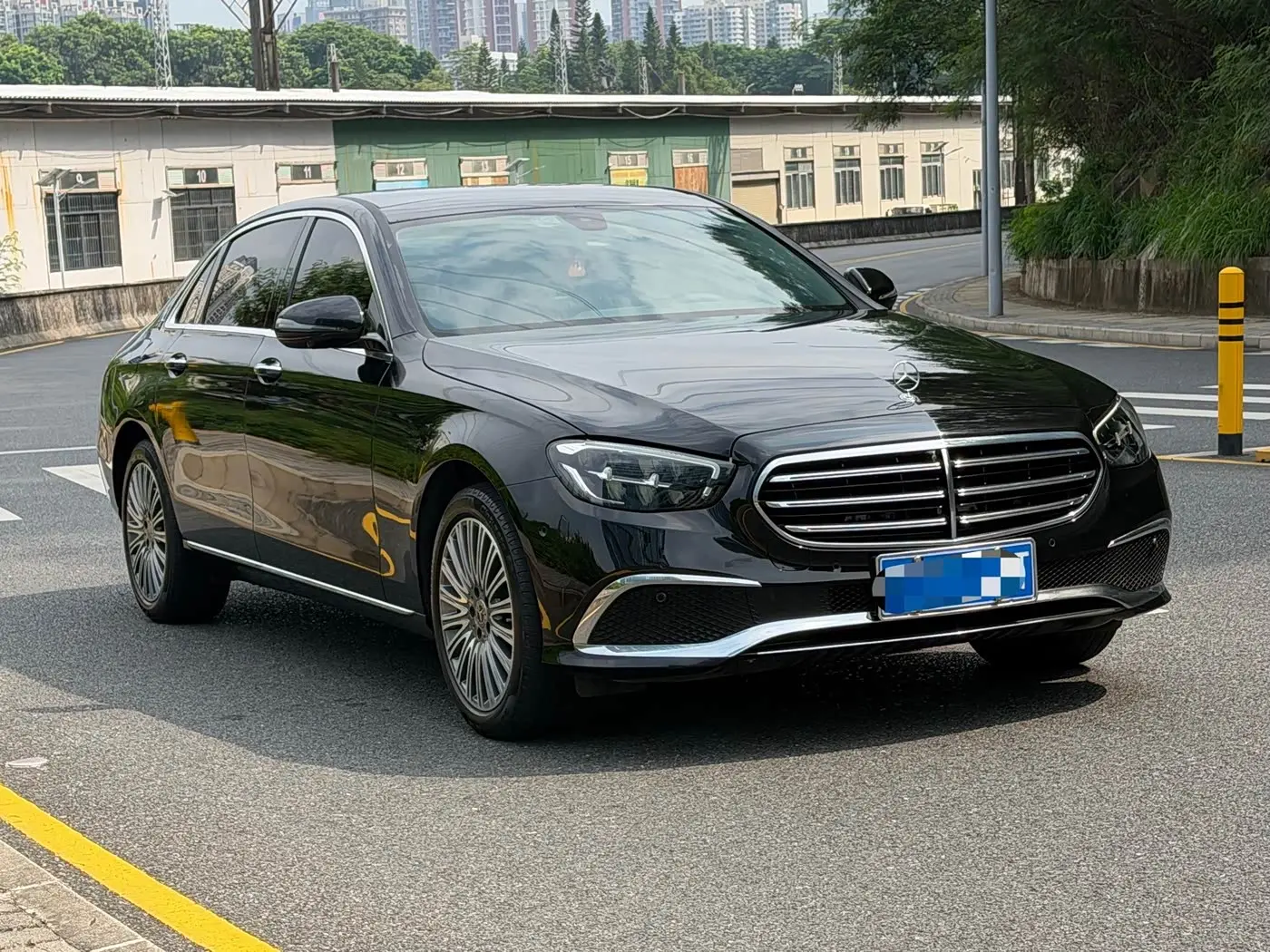 Mercedes-Benz E-Class 2023 — Фото 3/11