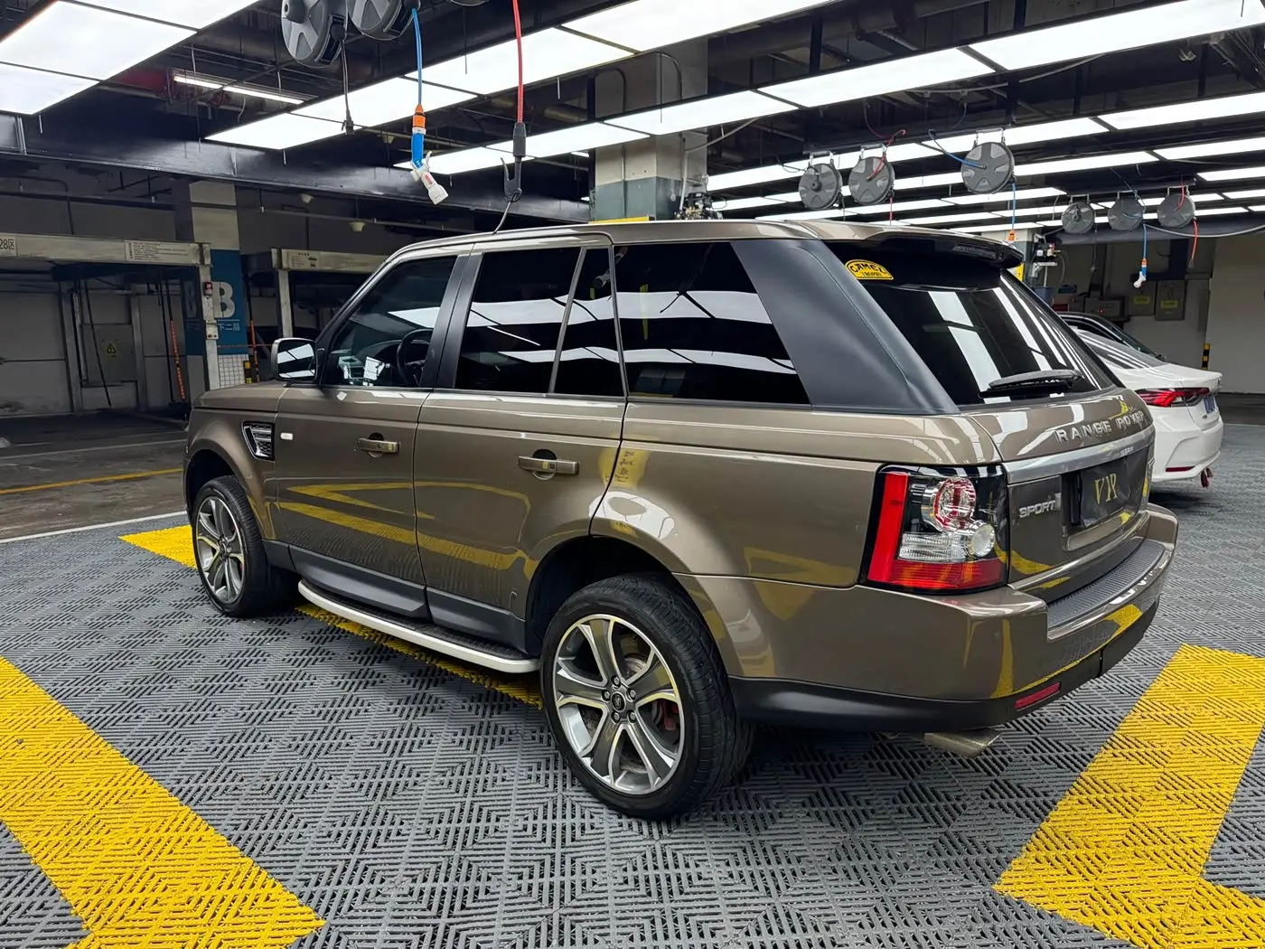 Land Rover Range Rover Sport 2013 — Şəkil 13/15
