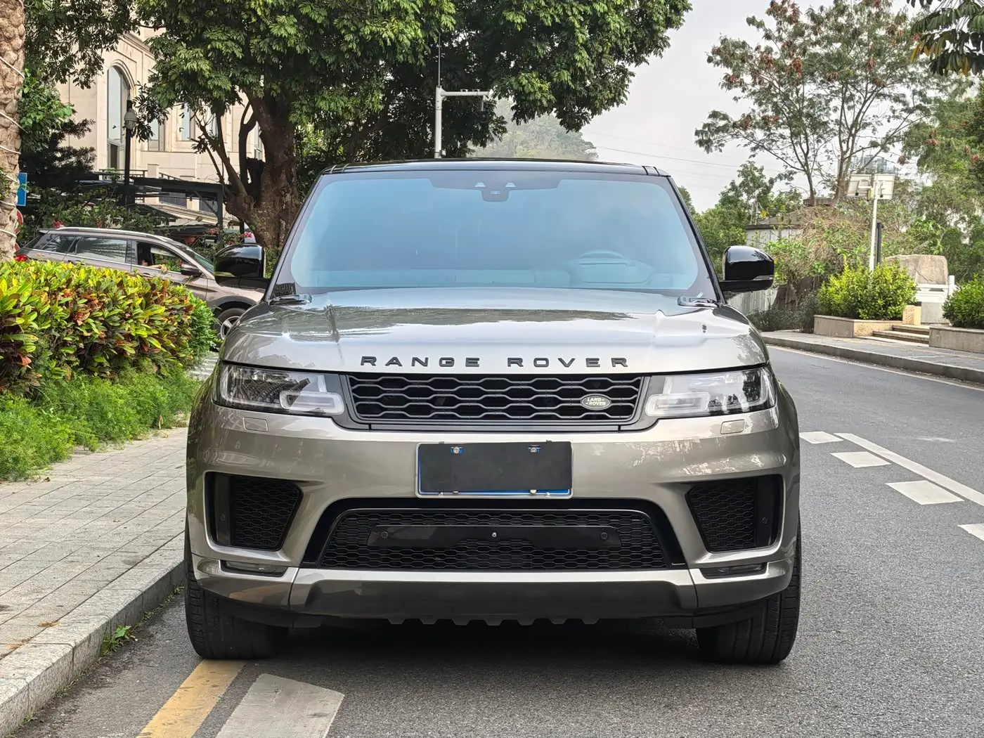 Land Rover Range Rover Sport 2018 — Photo 2/18