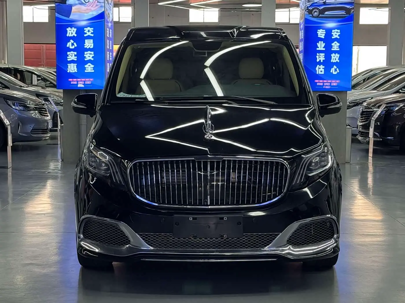 Mercedes-Benz Vito 2023 — Photo 2/15