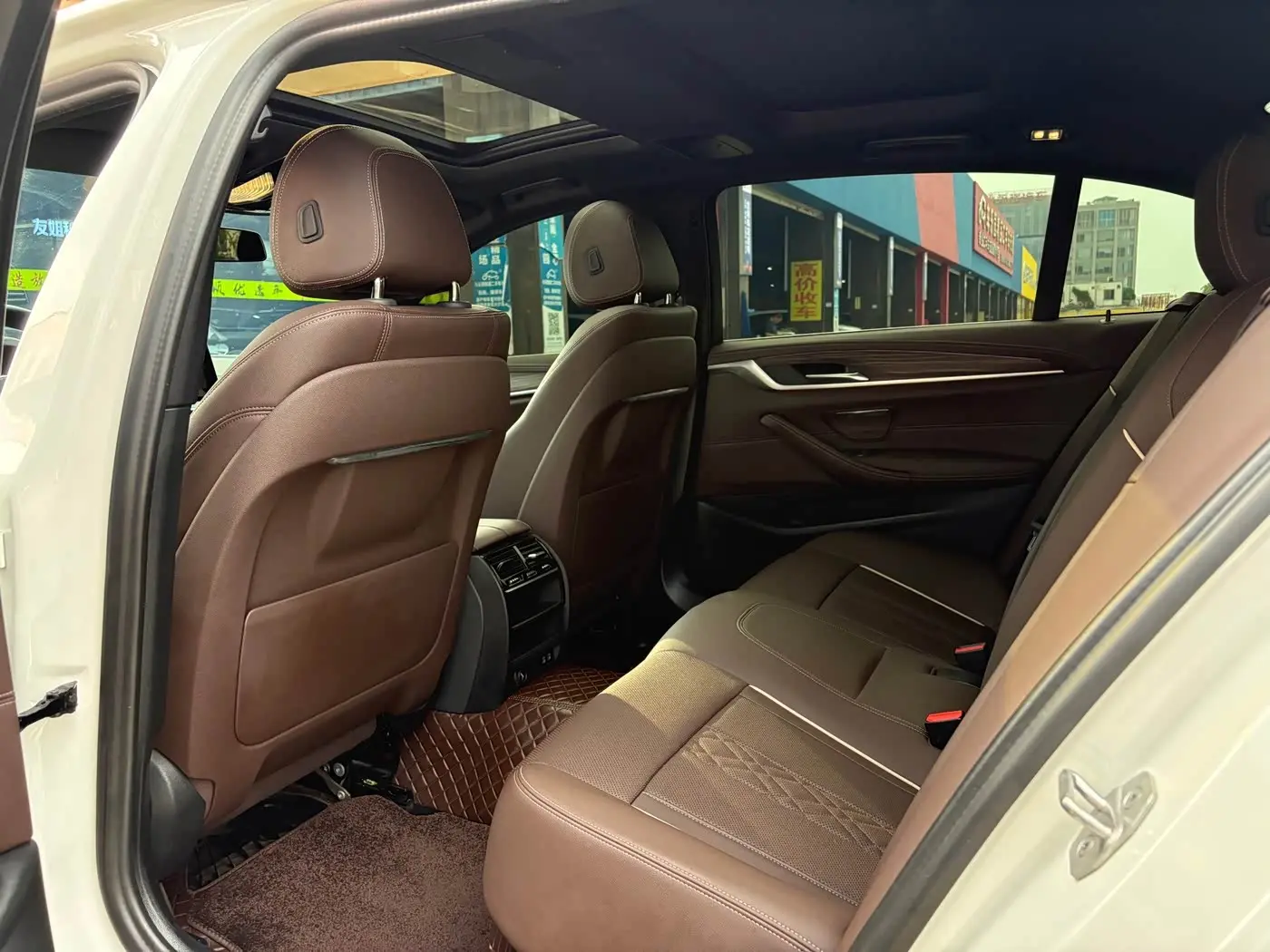 BMW 5 Series 2022 — Photo 14/20