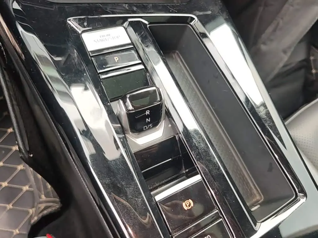 Volkswagen Lamando 2023 — Photo 14/20
