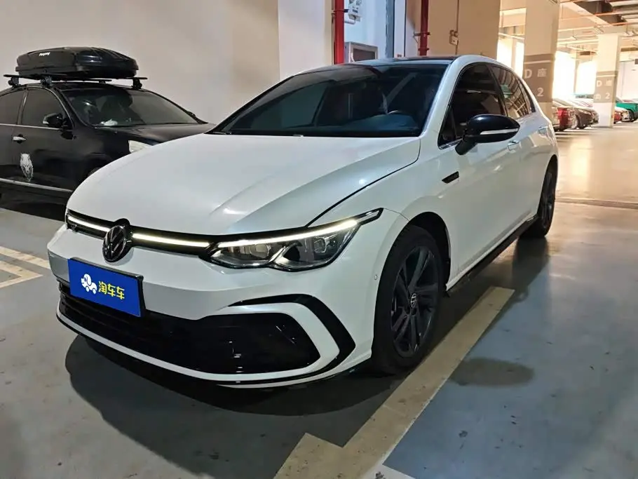Volkswagen Golf 2024 — Photo 1/16