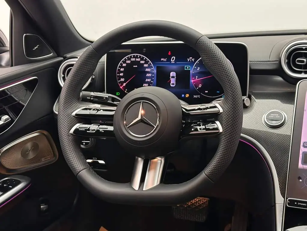 Mercedes-Benz C-Class 2024 — Photo 12/20
