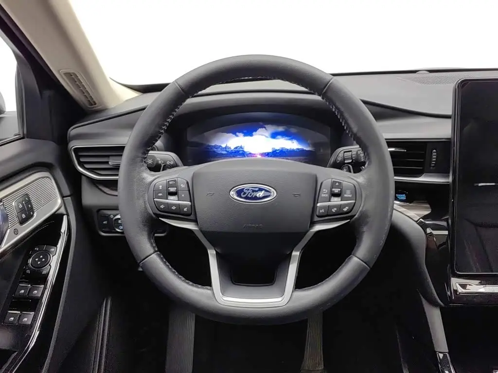 Ford Explorer 2020 — Фото 11/20