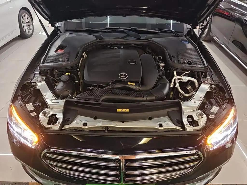 Mercedes-Benz E-Class 2021 — Photo 19/19