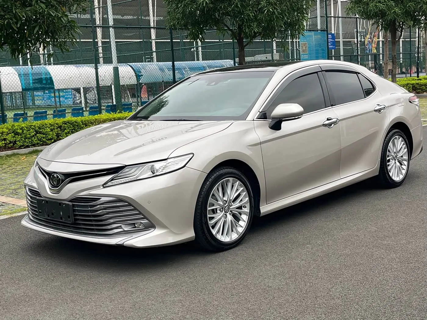 Toyota Camry 2019 — Photo 1/20