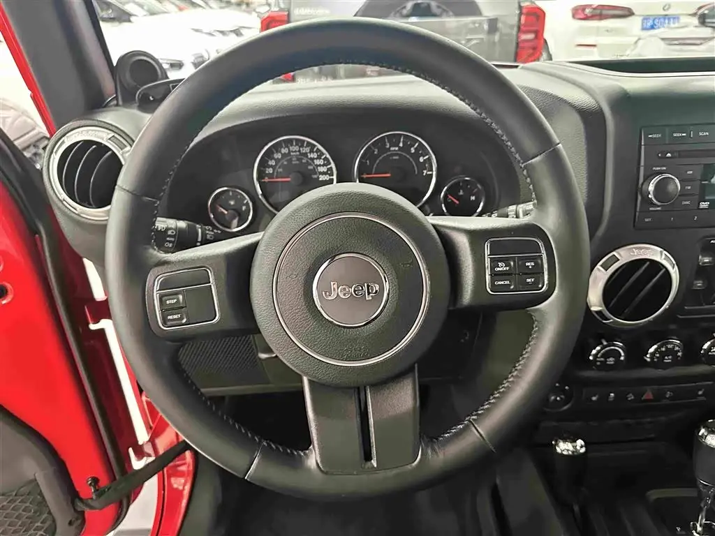 Jeep Wrangler 2014 — Фото 7/18