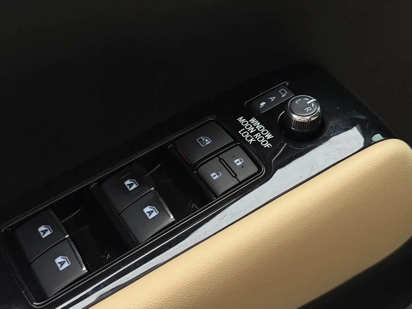 Toyota Vellfire 2020 — Photo 12/20