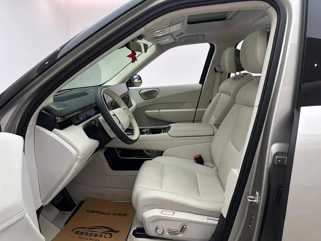 Lynk & Co 900 2025 — Photo 8/18