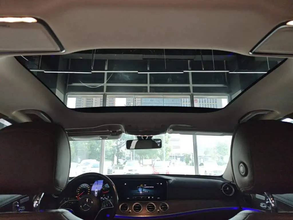 Mercedes-Benz E-Class 2021 — Photo 18/20