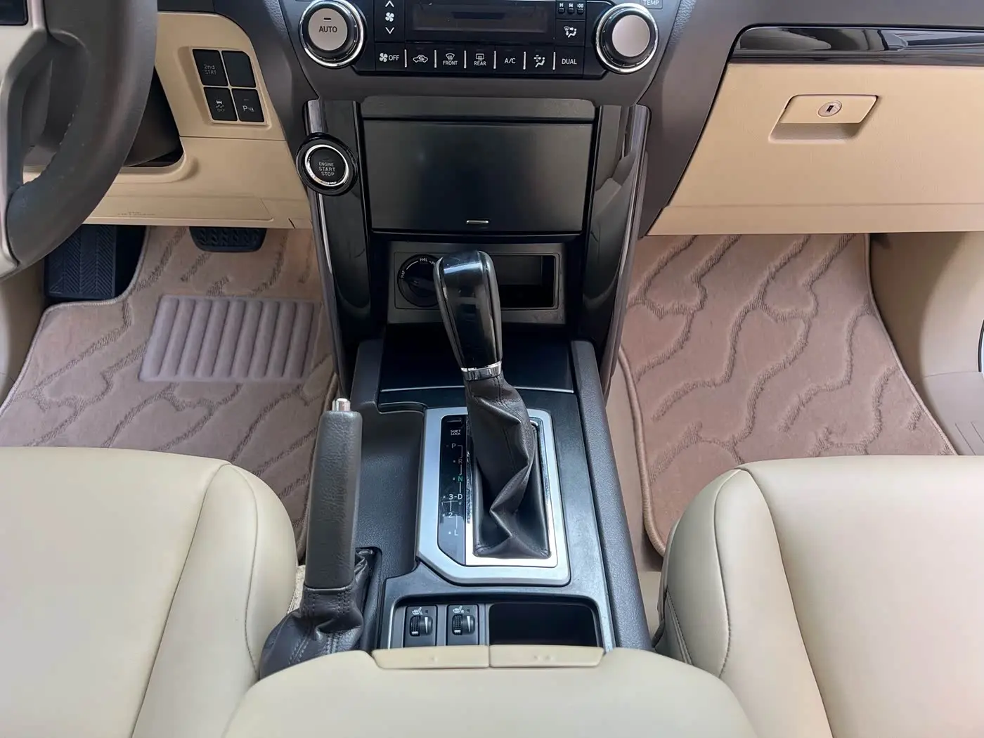 Toyota Prado 2014 — Photo 15/18