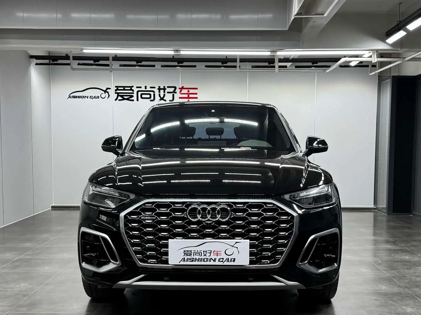 Audi Q5L Sportback 2021 — Photo 2/19