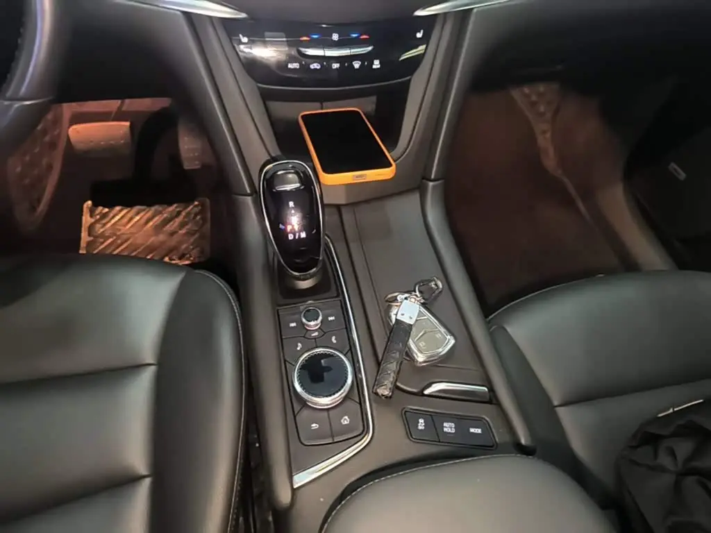 Cadillac XT6 2023 — Фото 13/19