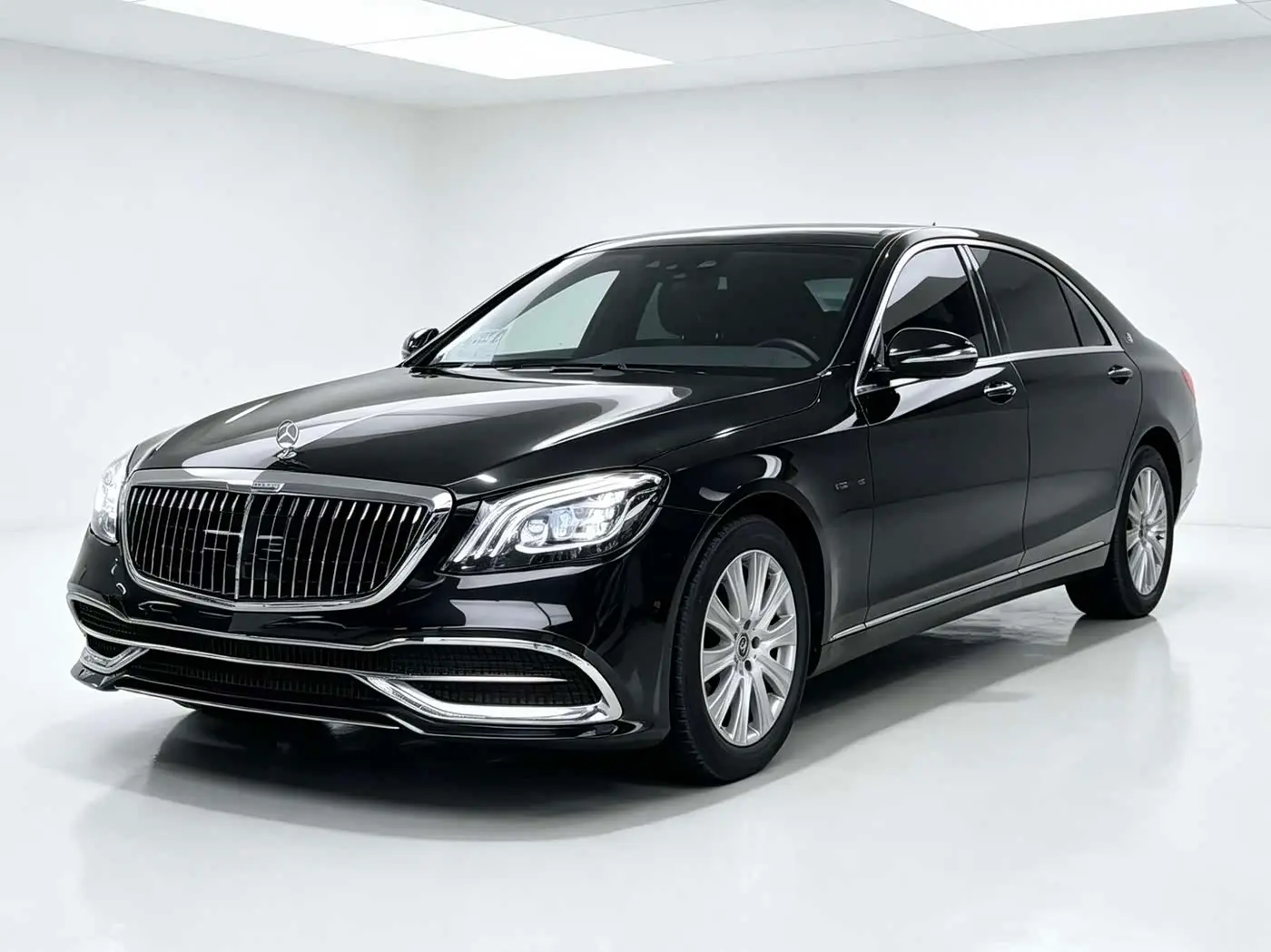 Mercedes-Benz S-Class 2015 — Photo 1/11