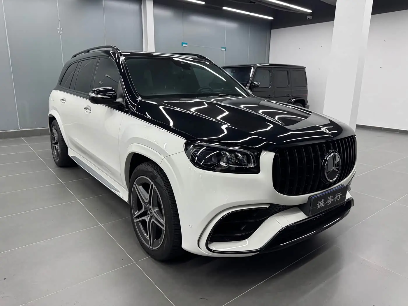 Mercedes-Benz GLS 2023 — Photo 1/16