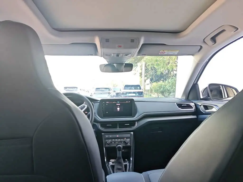 Volkswagen Tharu 2025 — Photo 17/19
