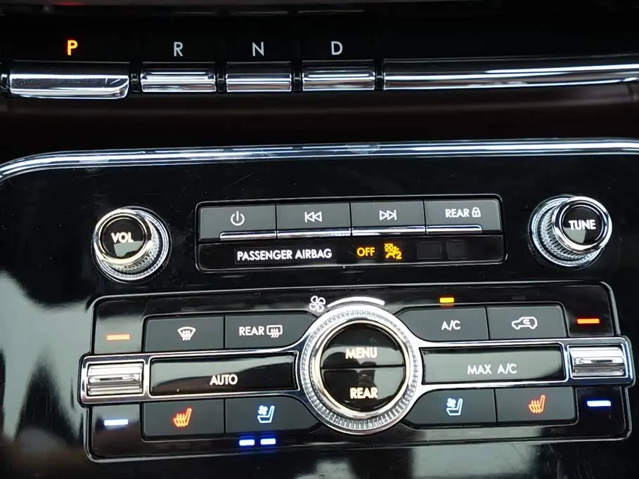 Lincoln Navigator 2022 — Photo 10/18