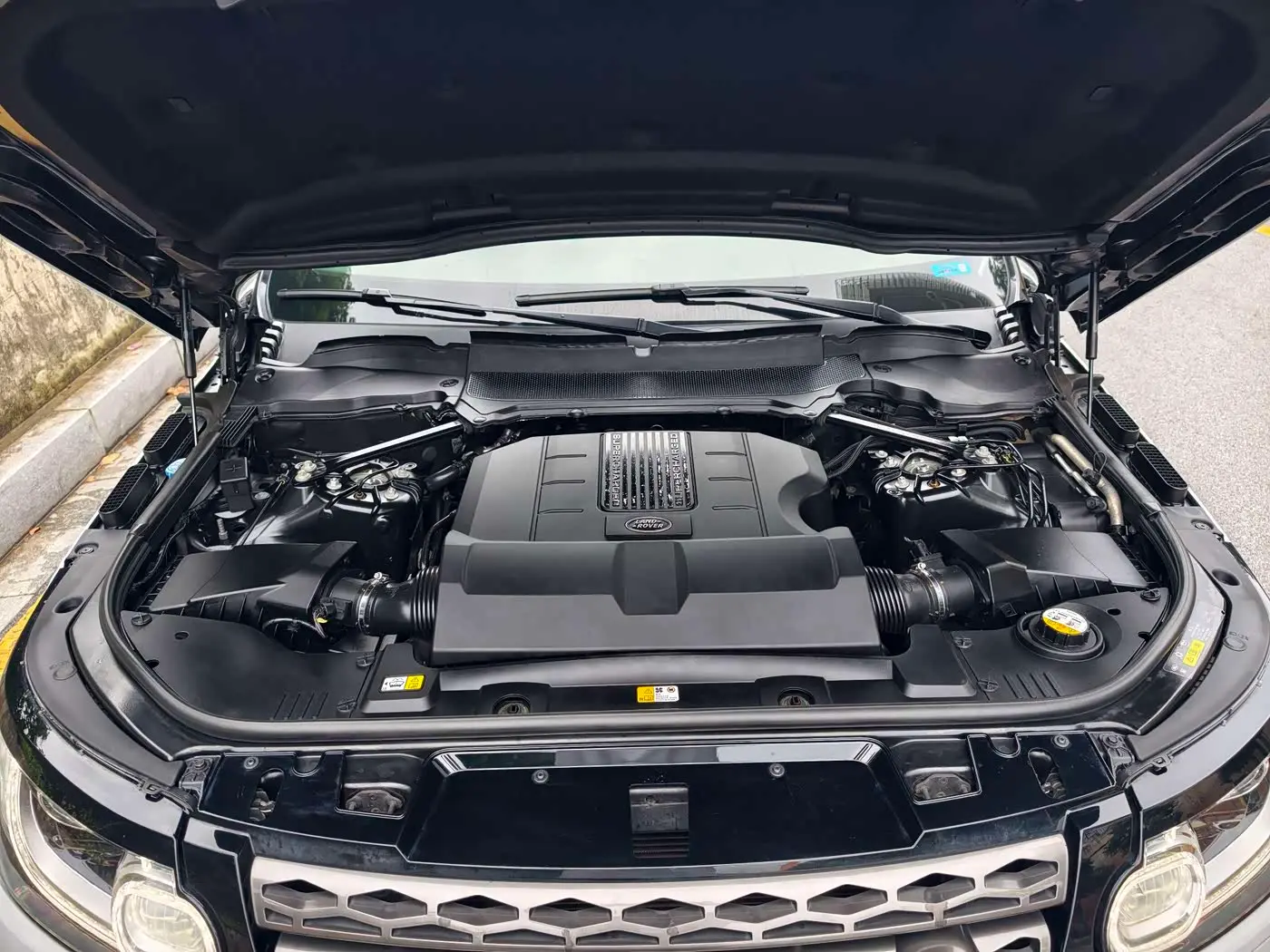 Land Rover Range Rover Sport 2018 — Photo 17/17