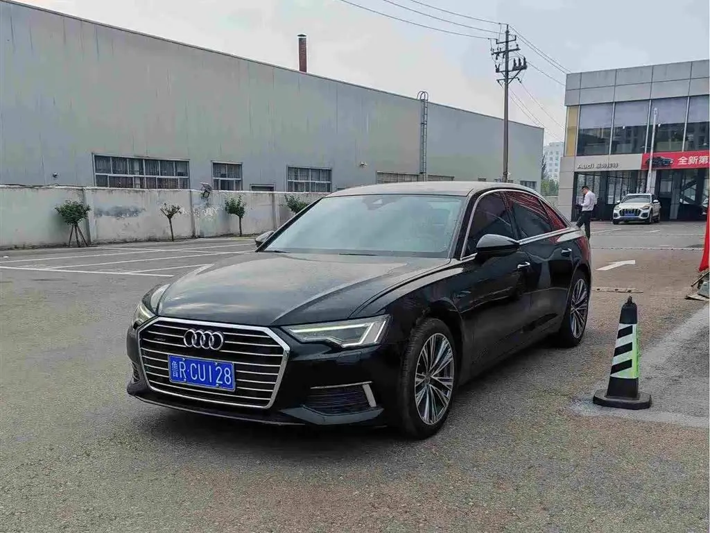Audi A6L 2020 — Фото 1/1