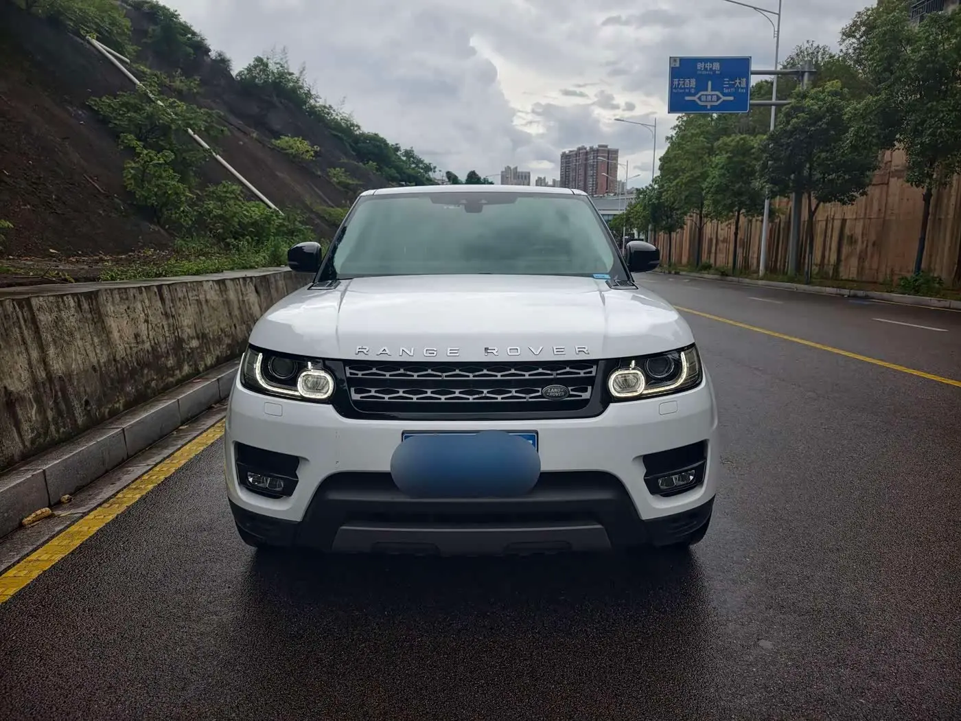 Land Rover Range Rover Sport 2018 — Photo 3/17