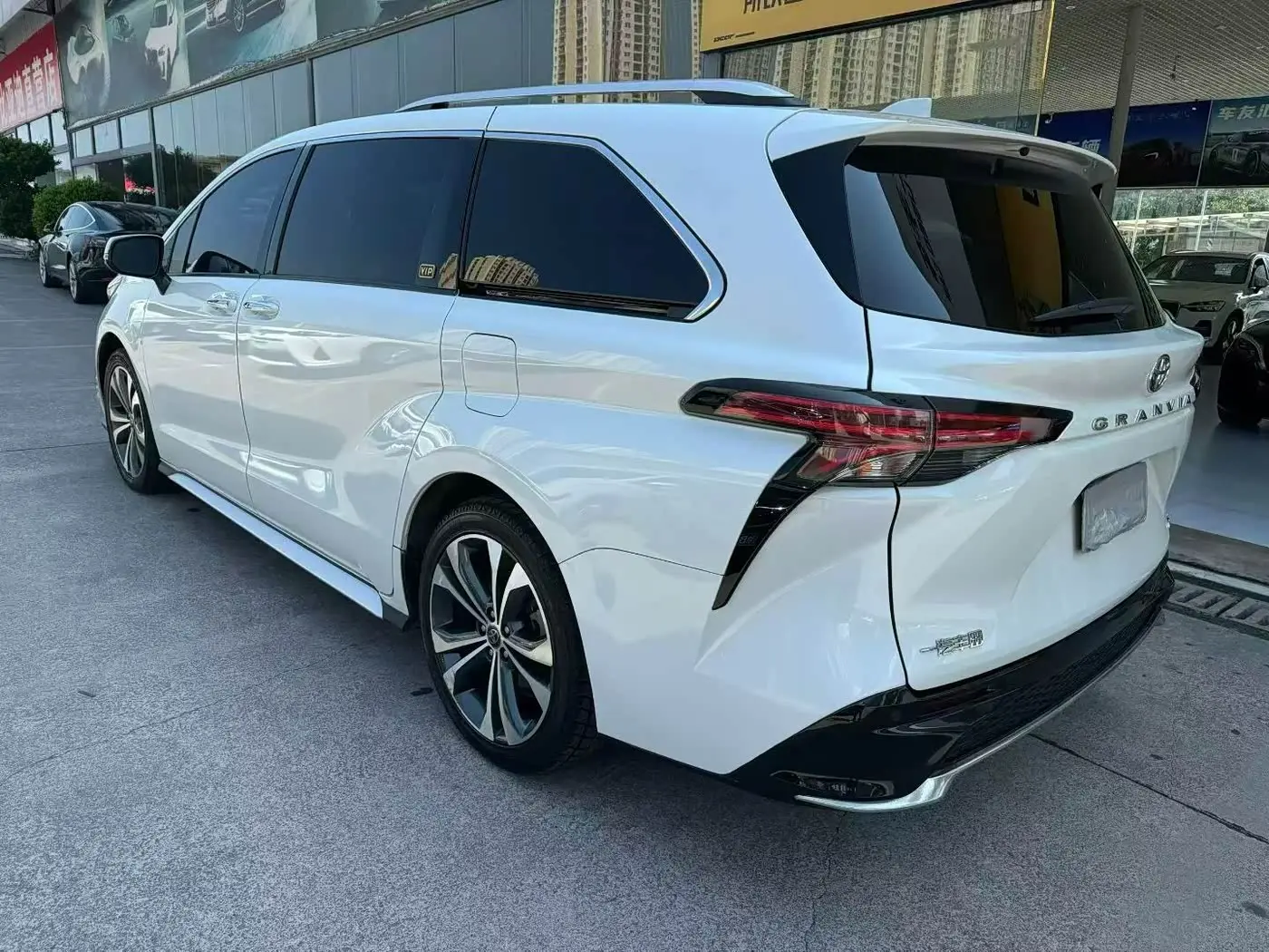 Toyota Granvia 2024 — Şəkil 9/9
