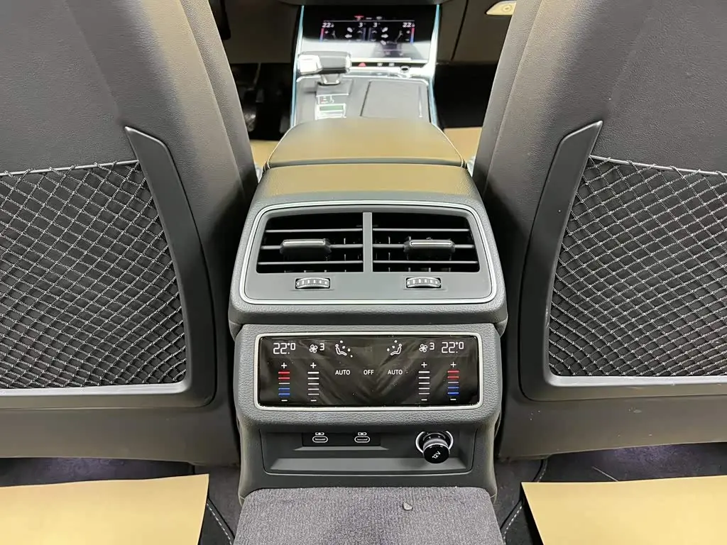 Audi A6L 2025 — Photo 14/20