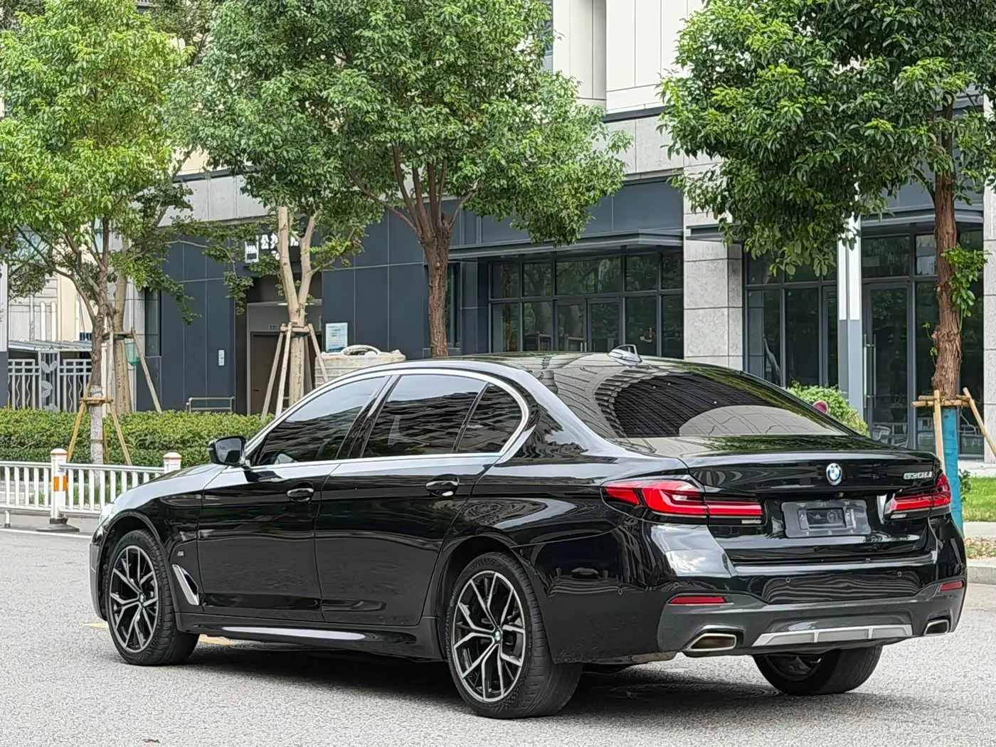 BMW 5 Series 2022 — Şəkil 15/18