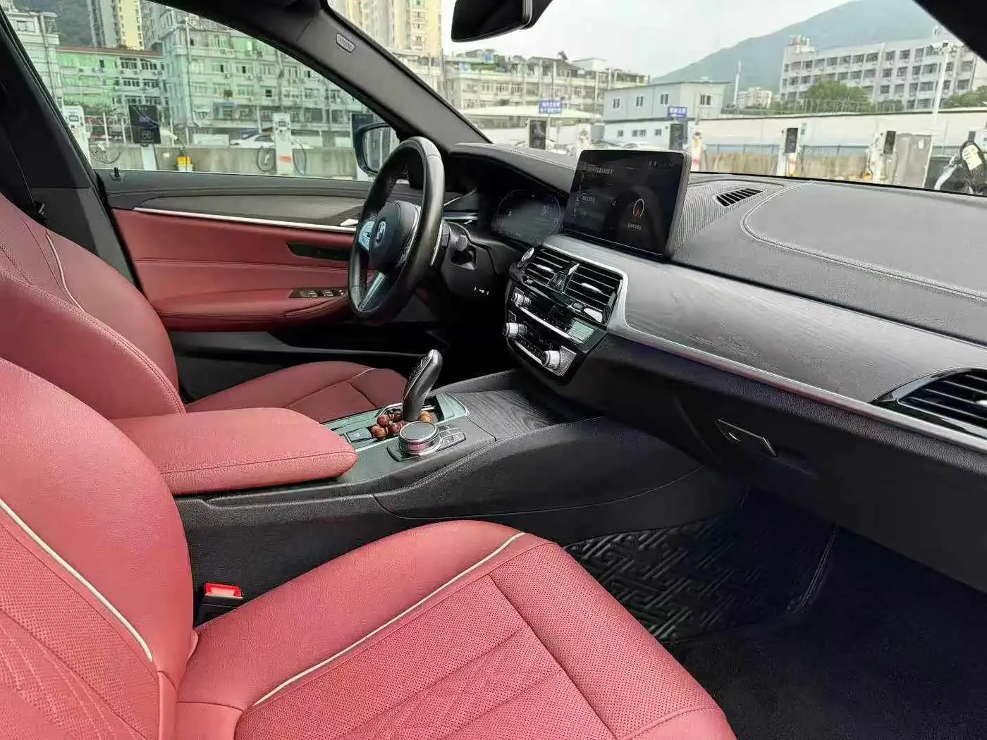 BMW 5 Series 2024 — Photo 17/18