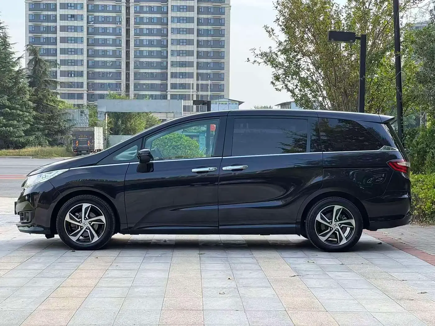 Honda Odyssey 2017 — Фото 3/10