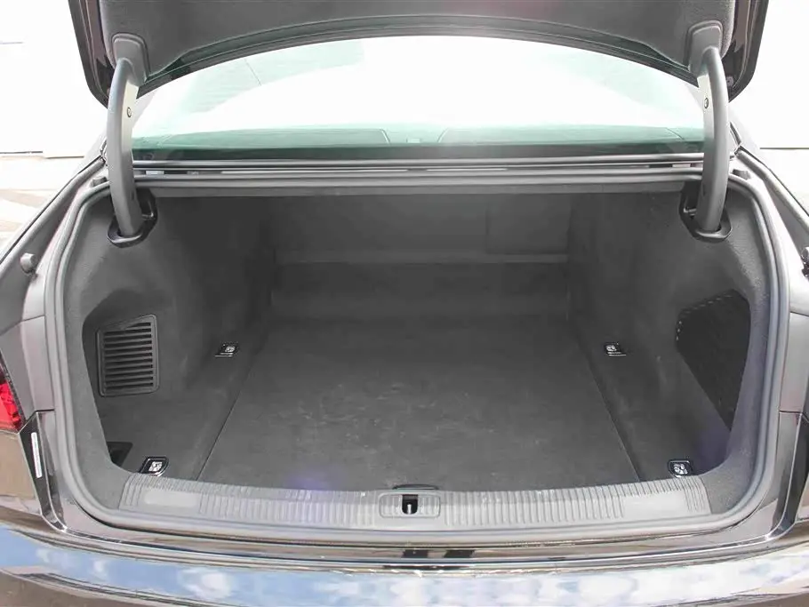 Audi A8 2020 — ფოტო 10/18