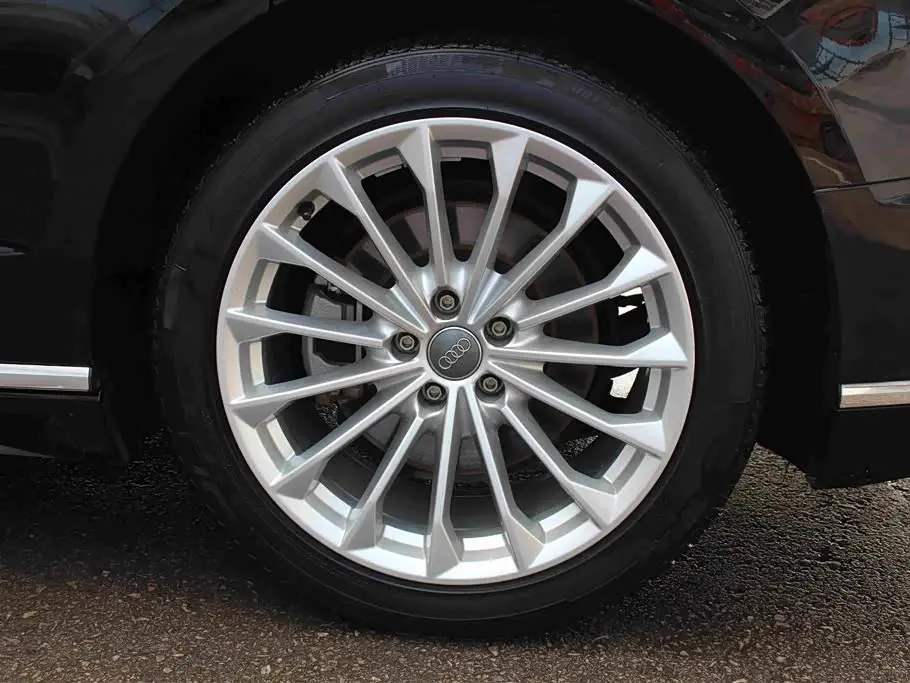 Audi A8 2020 — ფოტო 11/18