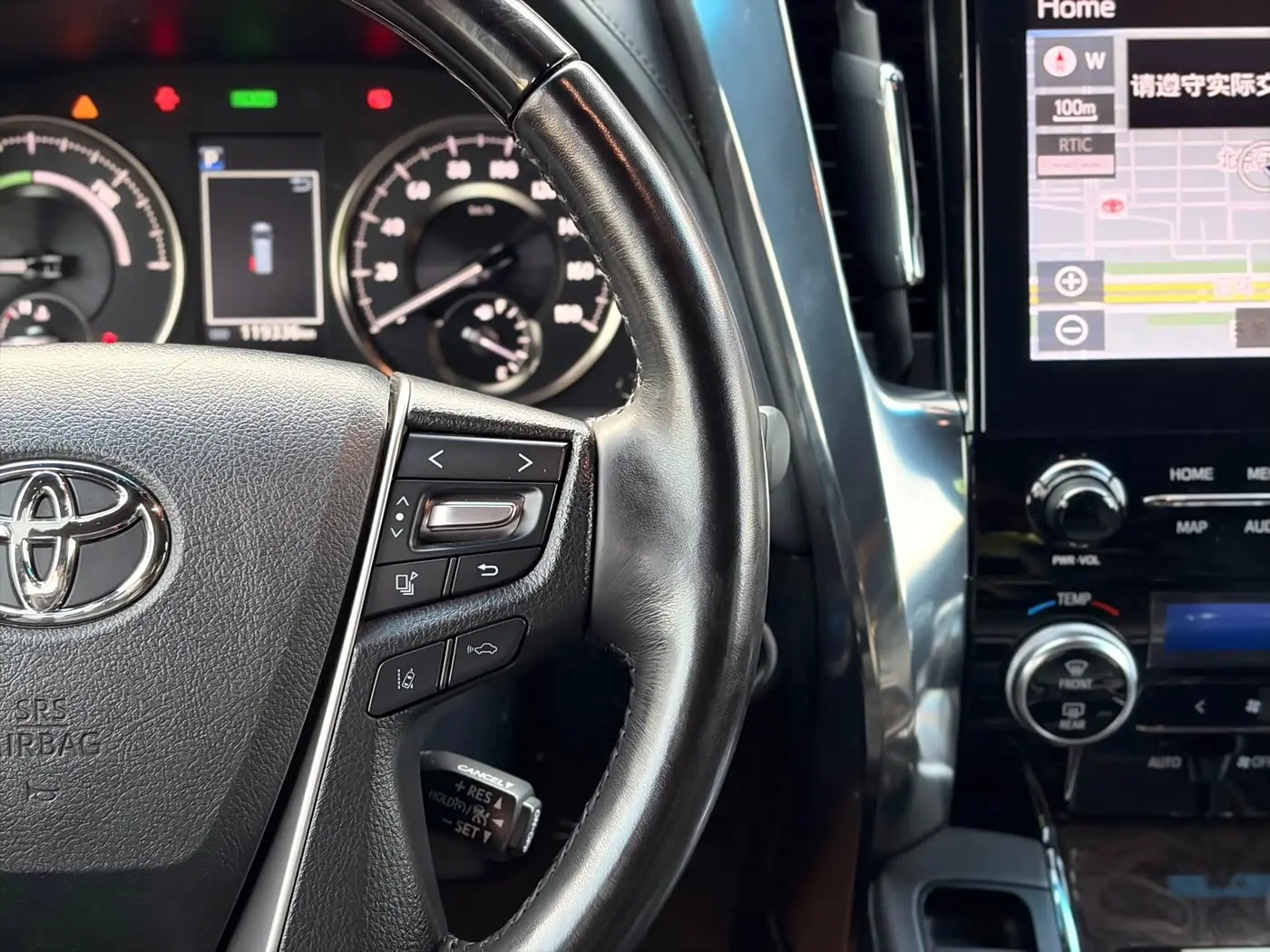 Toyota Alphard 2021 — Photo 13/20