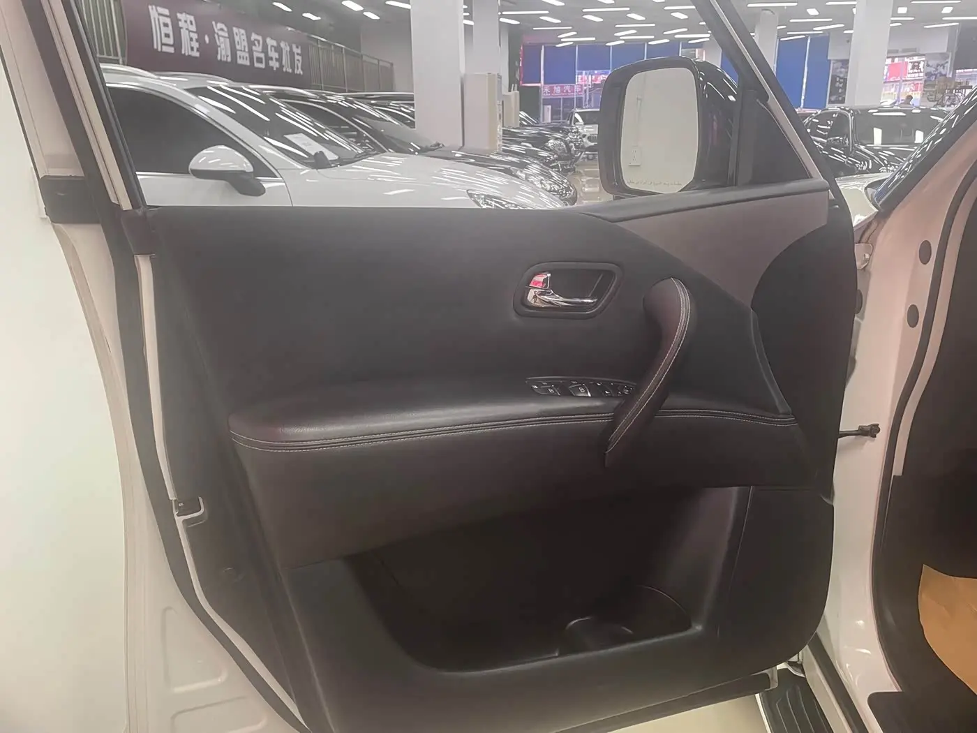 Nissan Patrol 2018 — Şəkil 5/9