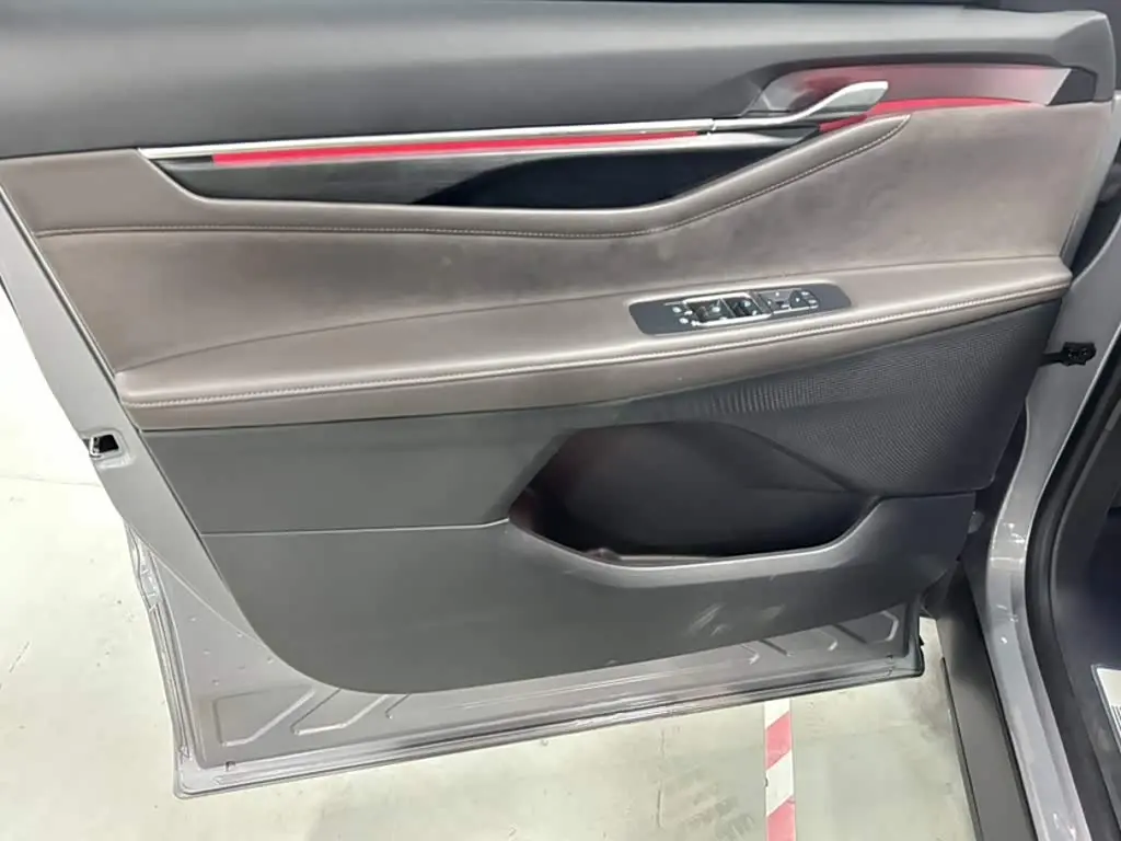 Ford Edge 2024 — ფოტო 6/20