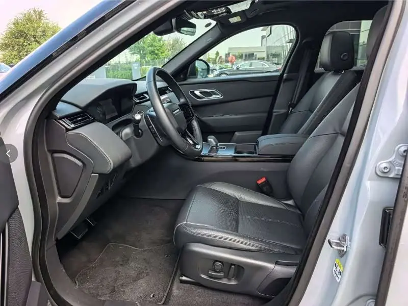Land Rover Range Rover Velar 2023 — Photo 8/13