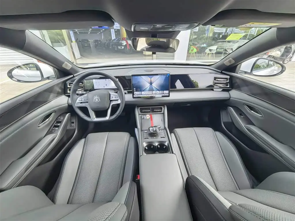 BYD Qin L 2025 — Photo 5/15