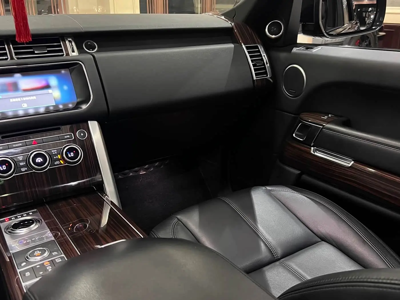 Land Rover Range Rover 2018 — Фото 20/20