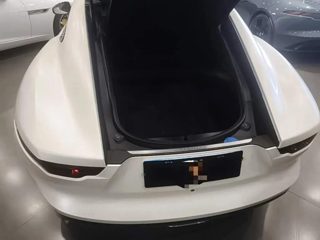 Jaguar F-TYPE 2024 — Photo 19/20