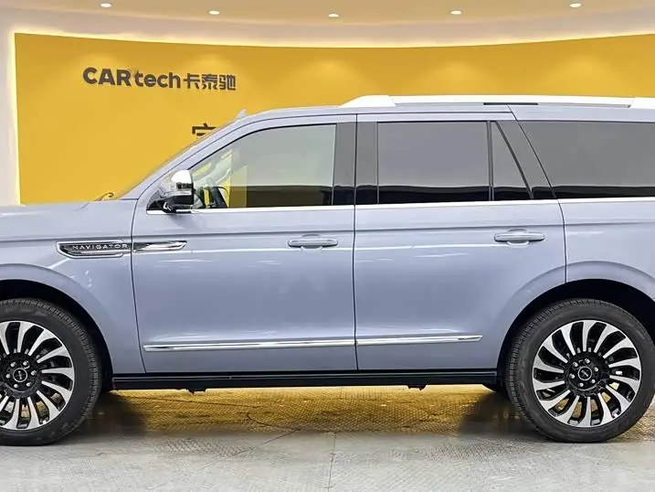 Lincoln Navigator 2022 — Photo 5/20