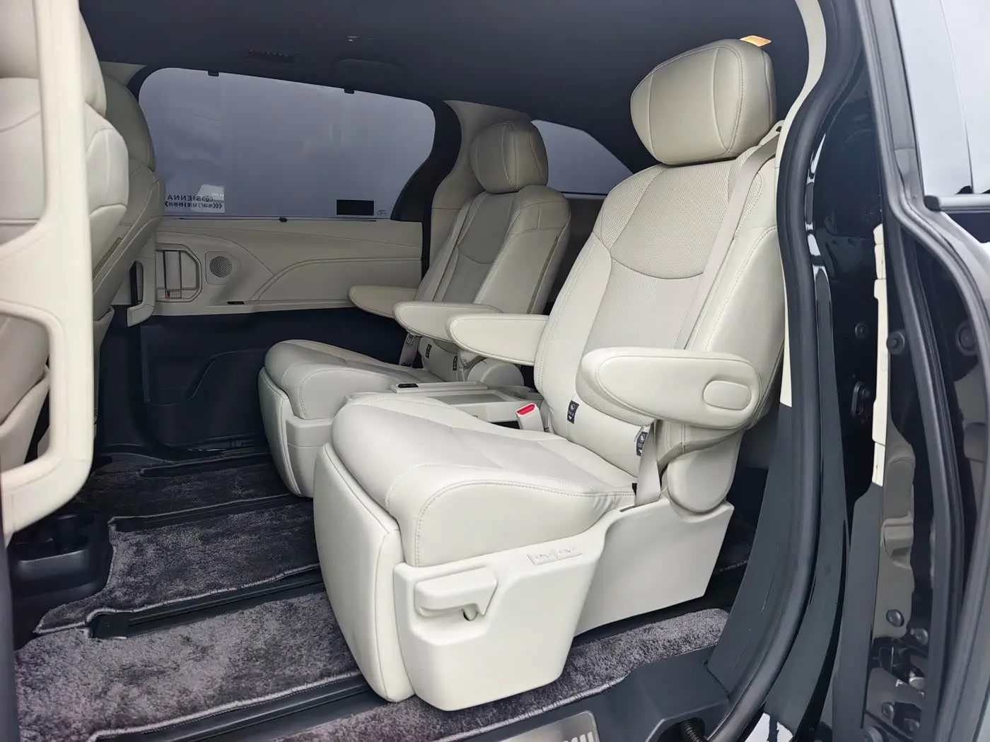Toyota Sienna 2024 — Photo 20/20