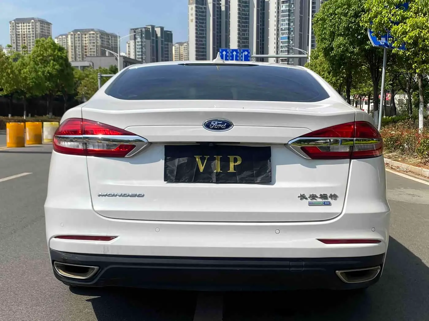 Ford Mondeo 2021 — Photo 8/9