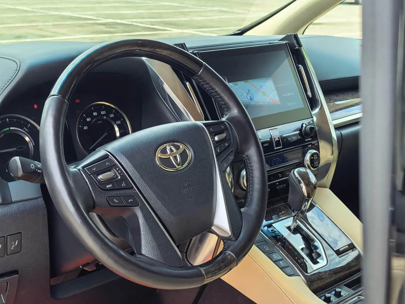 Toyota Vellfire 2020 — Photo 16/20