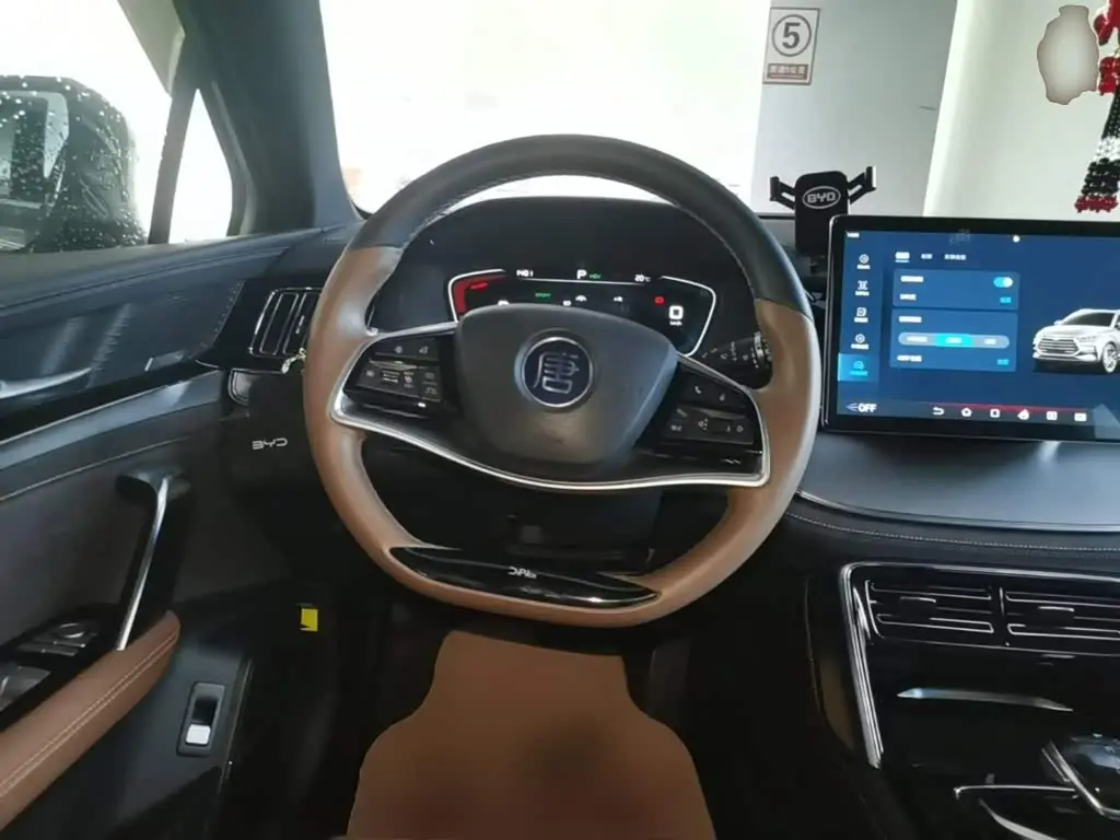 BYD Tang New Energy 2022 — Photo 14/19