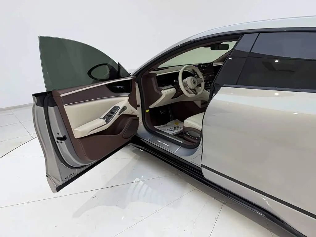 Denza Z9GT 2025 — Photo 13/20