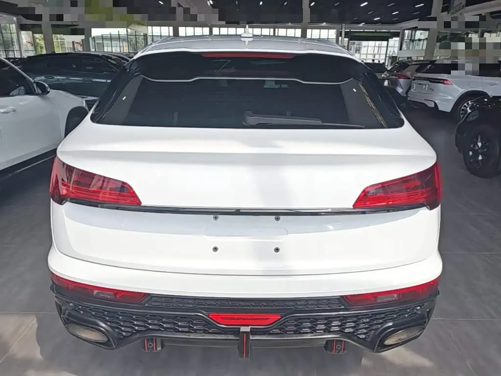 Audi Q5L Sportback 2024 — Şəkil 6/20