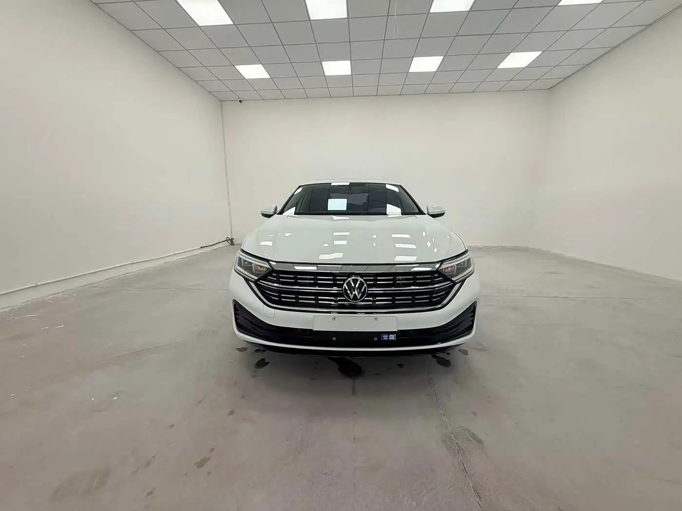 Volkswagen Sagitar 2022 — Photo 1/13