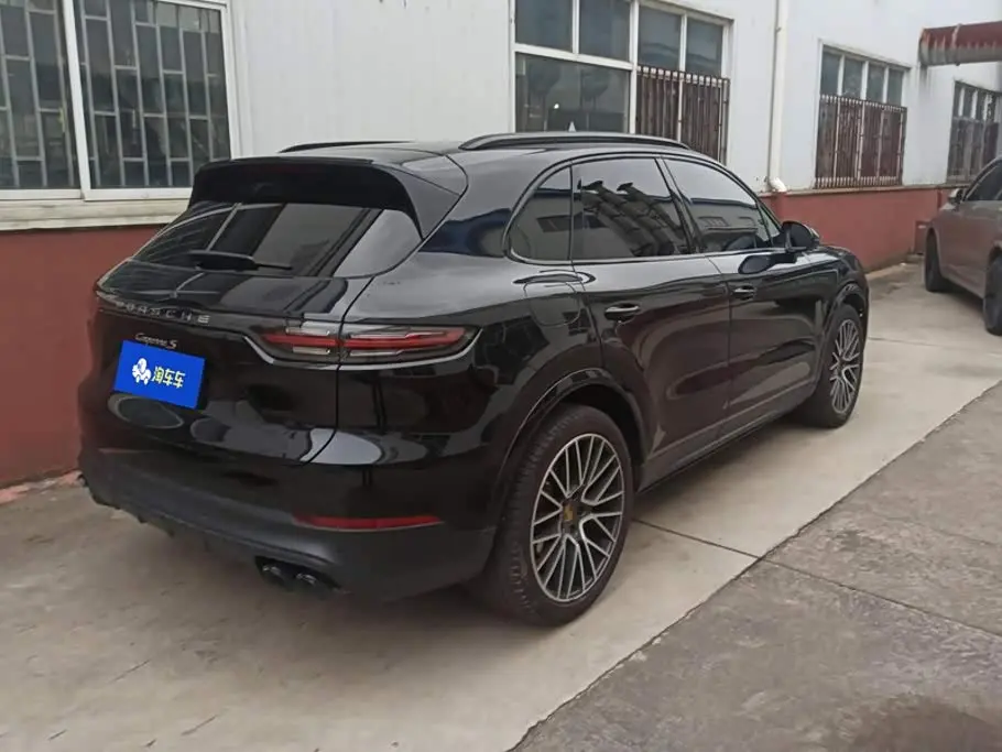 Porsche Cayenne 2019 — Photo 3/16