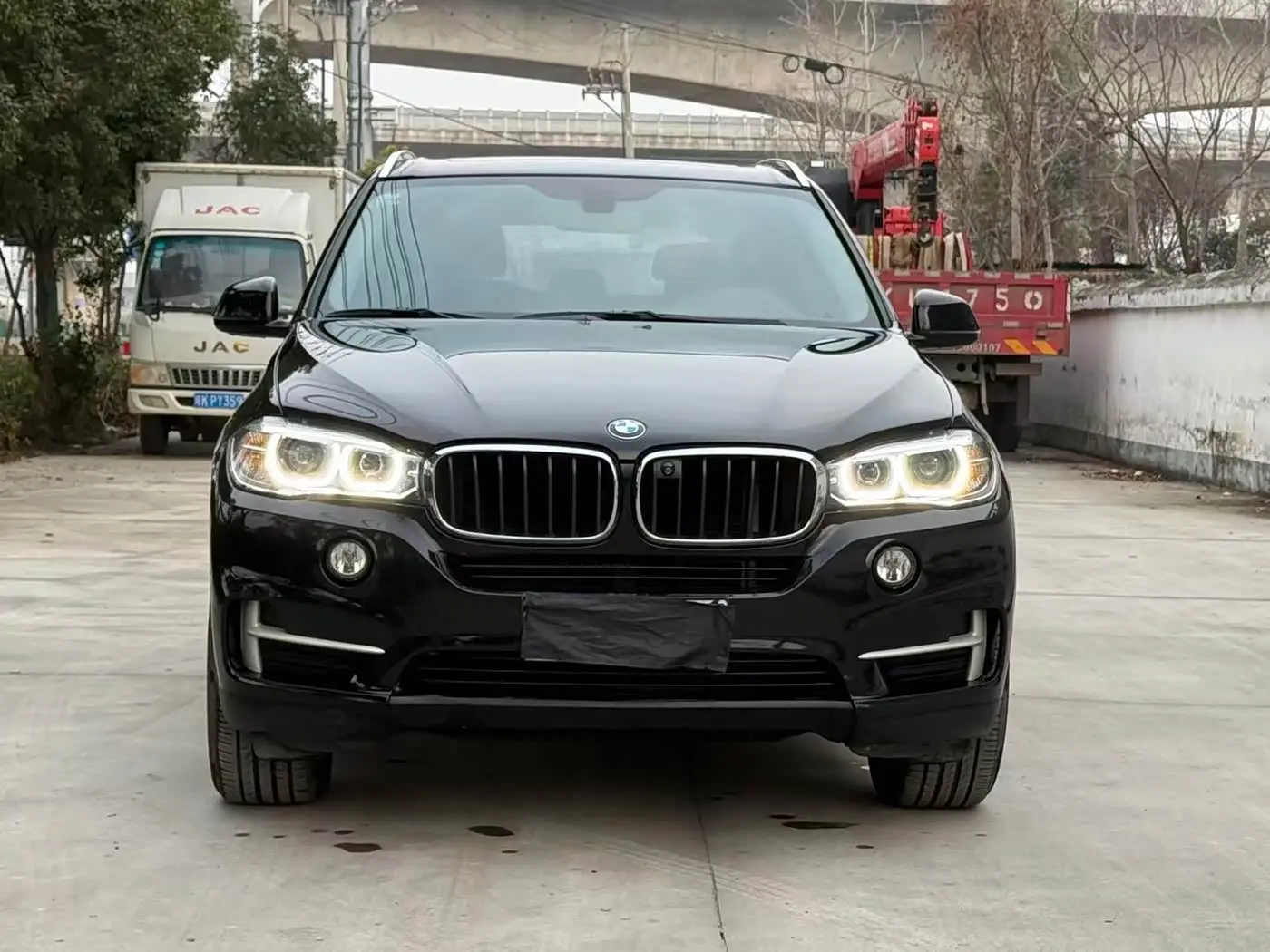 BMW X5 2019 — Фото 2/9